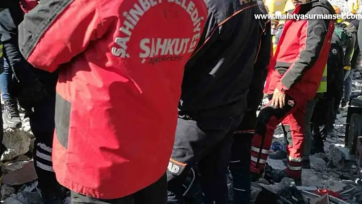 ŞAHKUT, Nurdağı'nda 10 kişiyi enkazdan canlı çıkarttı