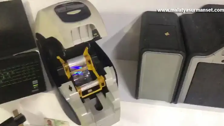 Sahte kimlik hazırladıkları iddiasıyla 2 zanlı yakalandı