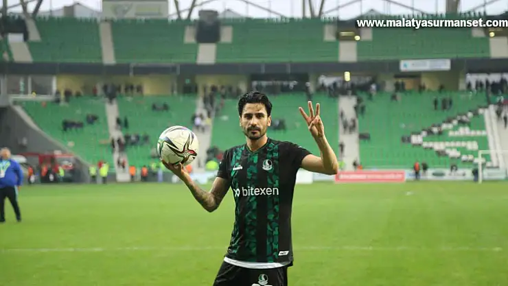 Sakaryaspor'u şampiyonluğa taşıyan oyuncu bu sene takımdan gönderildi