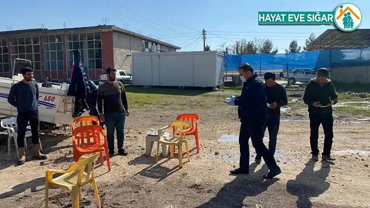 Samsat'ta maskeler ücretsiz dağıtıldı