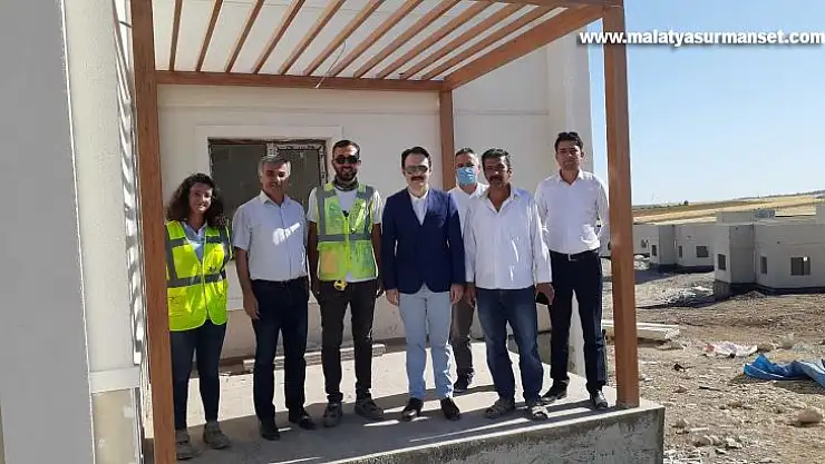 Samsat'ta yaptırılan kalıcı konut inşaatları hızla devam ediyor