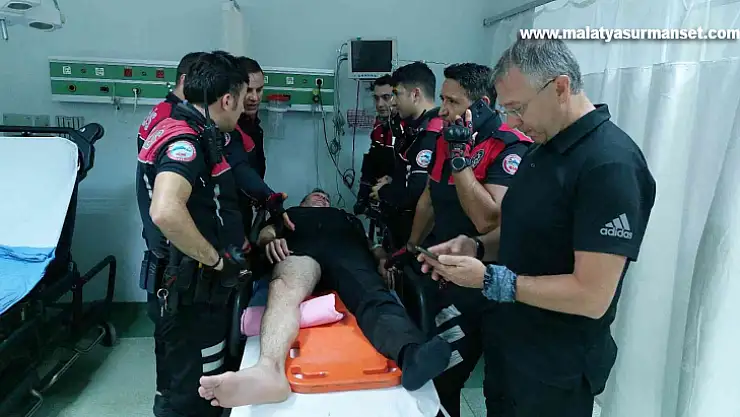 polis motosikleti kaza yaptı: 2'si polis 3 yaralı