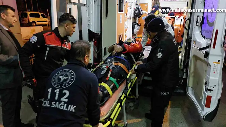 Samsun'da Yunus polisi kaza yaptı: 1'i polis 3 yaralı