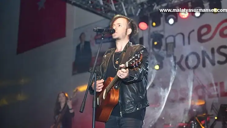 Sanatçı Emre Aydın, Malatyalıları coşturdu