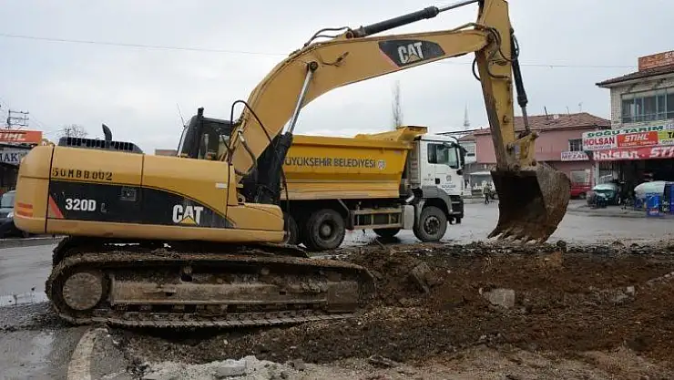 Sanayide yol düzenleme çalışmaları yapılıyor