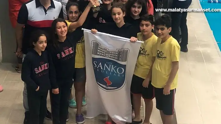 SANKO Okulları öğrencileri yüzmede başarıya doymuyor