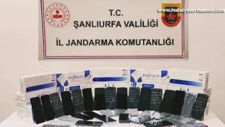 aracın gizli bölmesinden 74 kaçak cep telefonu çıktı
