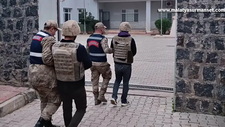 Aranan cinayet şüphelileri çok sayıda silah ile yakalandı