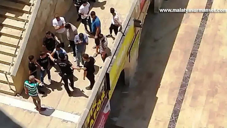 Şanlıurfa'da internet kafede bıçaklı kavga, 1 yaralı