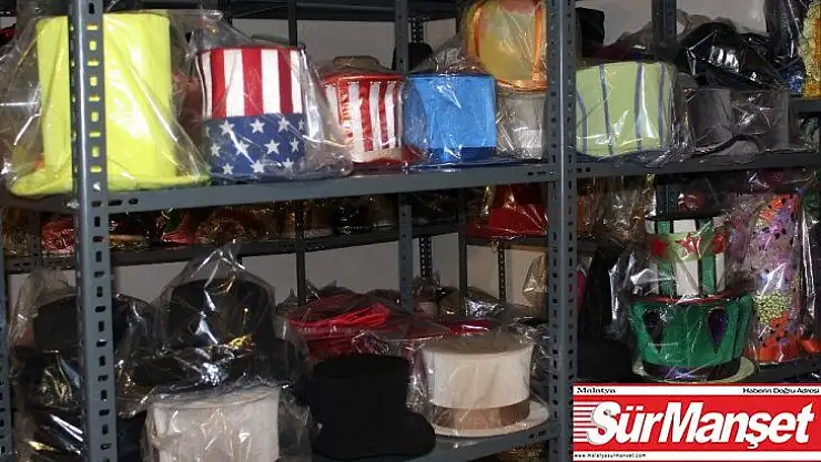 Şapkayı, kırmızı perdeyle buluşturan DT Şapka Atölyesi