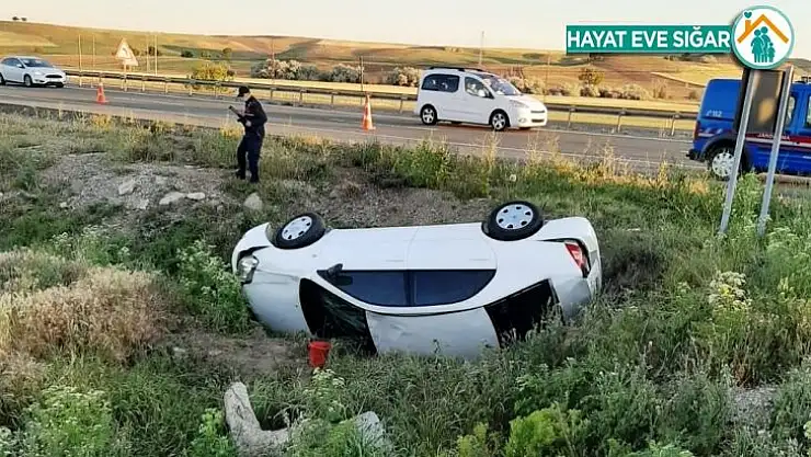 Şarampole devrilen otomobildeki 6 kişi yaralandı