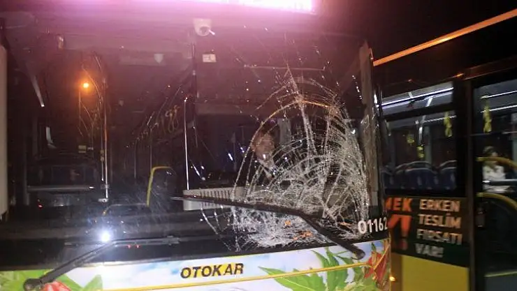 Sarıyer'de yolun karşısına geçmeye çalışan çocuğu İETT otobüsü çarptı