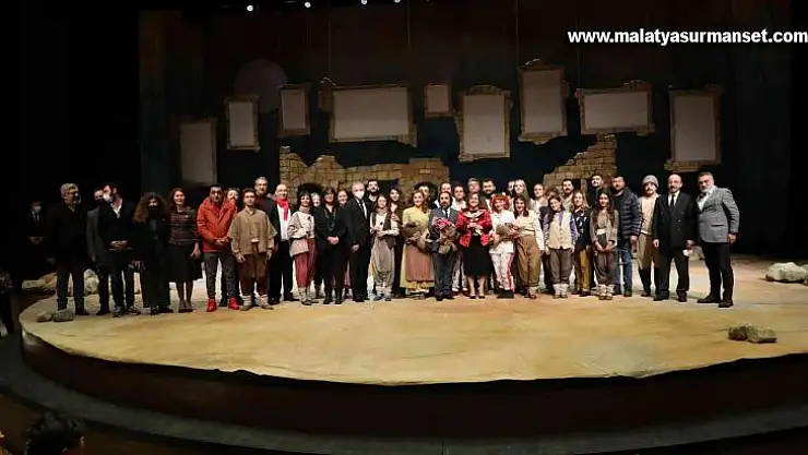 Şehir Tiyatrosunun ilk oyunu 'Güvercin Çocuklar' oldu