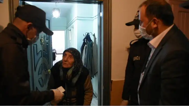 Şehit annesinden duygulandıran davranış