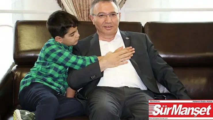 Şehit çocuğu, kirvesi Emniyet Müdürü Cangül'ü uğurladı