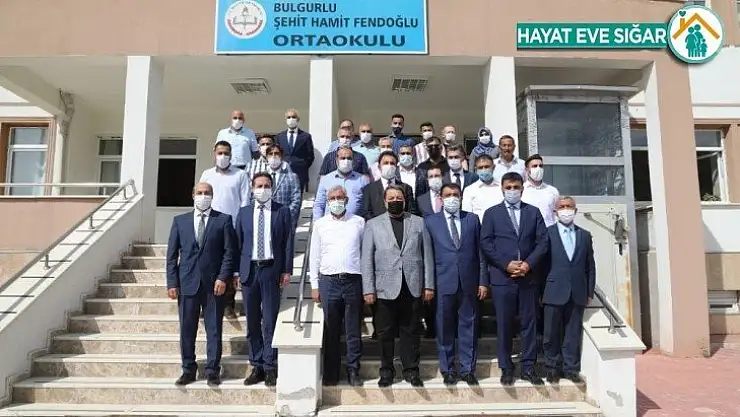 Şehit Hamit Fendoğlu Ortaokulu'na kütüphane açıldı