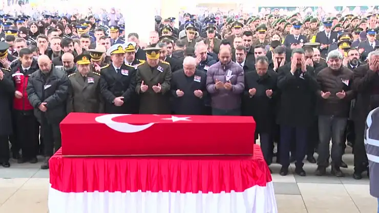 Şehit pilotlar Cemil Gülen ve Levent Öztürk son yolculuklarına uğurlandı