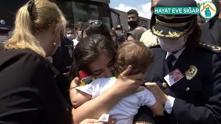 Şehit polis için İstanbul İl Emniyet Müdürlüğünde tören düzenlendi