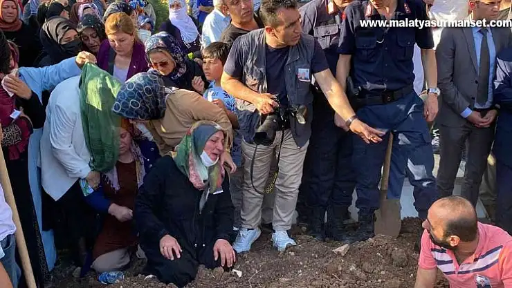 Şehit Uzman Çavuş Serttaş Diyarbakır'da gözyaşları arasında son yolculuğuna uğurlandı