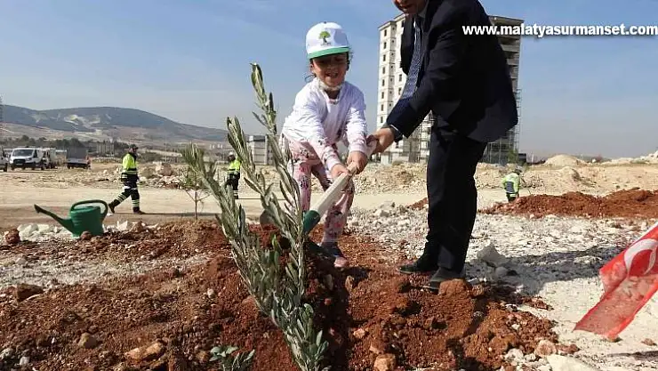 Şehitkamil'de binlerce fidan toprakla buluştu