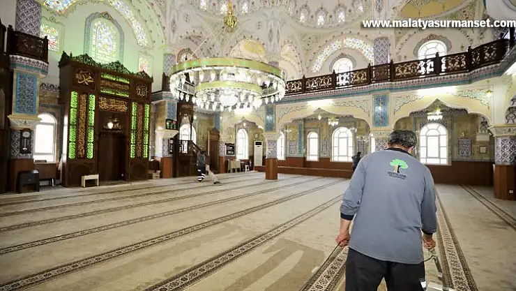 Şehitkamil'deki camiler bayram namazına hazır
