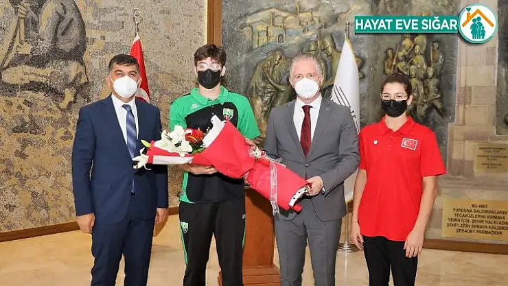 Şehitkamil Milli Sporcular Vali Gül'ü ziyaret etti