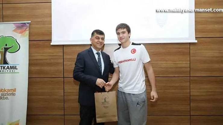 Şehitkamilli Milli Basketbolcu, Galatasaray'a transfer oldu