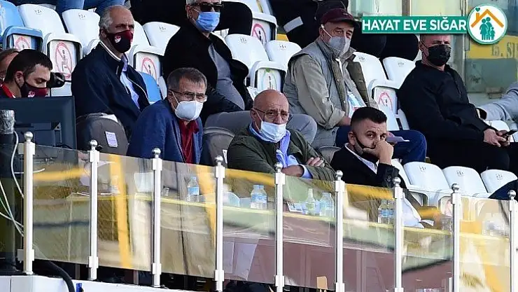 Şenol Güneş, İstanbulspor ile Akhisarspor maçını izledi