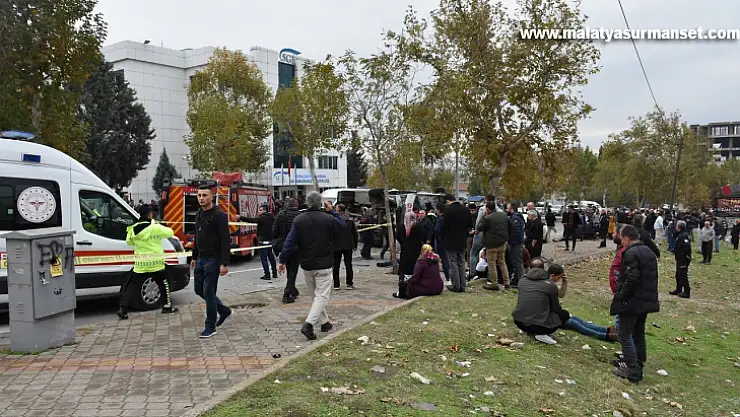 Servis minibüsüyle ile 5 aracın karıştığı kazada yaralı sayısı 17'ye çıktı