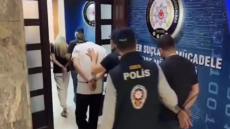 Sigorta Vaadiyle 65 Kişiyi Dolandırdılar