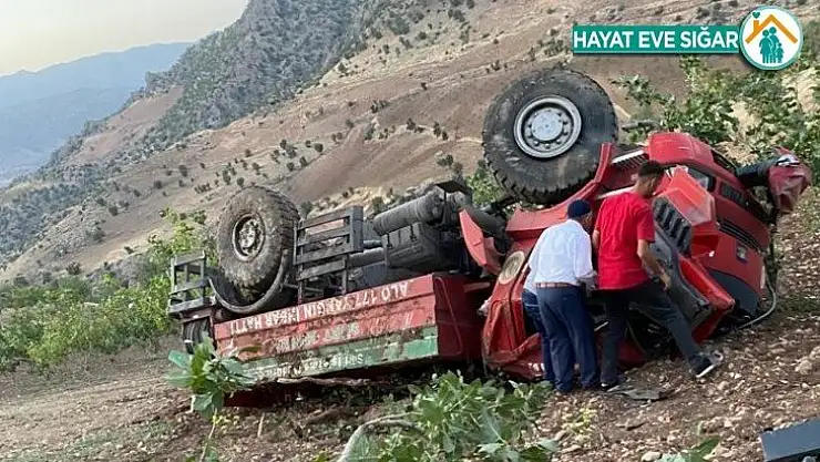 Siirt'te yangını söndürmeye giden itfaiye aracı şarampole yuvarlandı: 2 yaralı