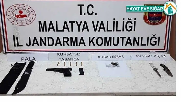 Silah ve esrardan 4 kişi yakalandı