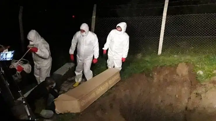 Silvan'da 2 kişi korona virüs nedeni ile hayatını kaybetti