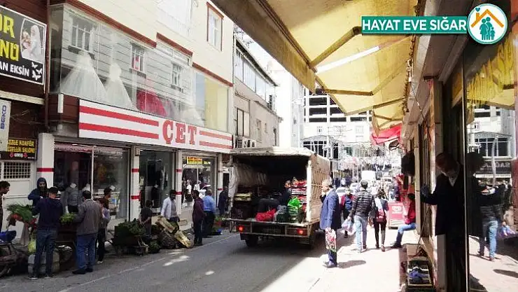 Silvan'da kısıtlama kalktı, vatandaşlar alış verişe çıktı