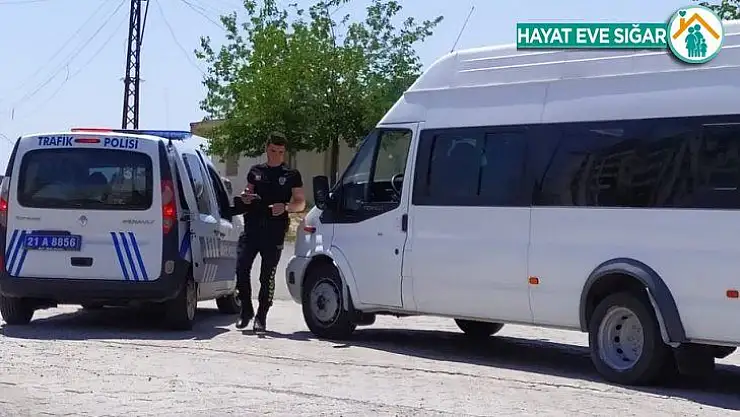 Silvan'da toplu taşıma araçlarında sosyal mesafe denetimi