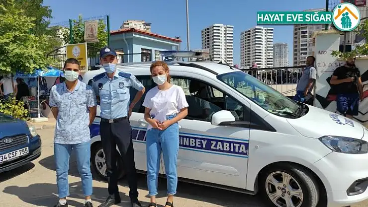 Sınava geç kalan öğrencilerin imdadına zabıta yetişti