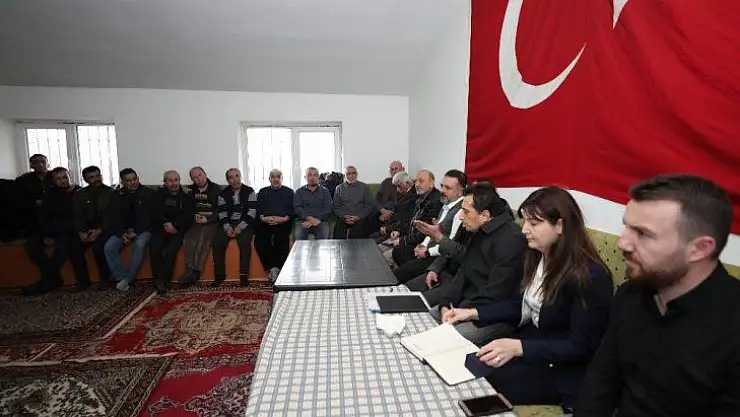 Sincan'da mahalleleri gezen Başkan Ercan, halkın taleplerini dinliyor