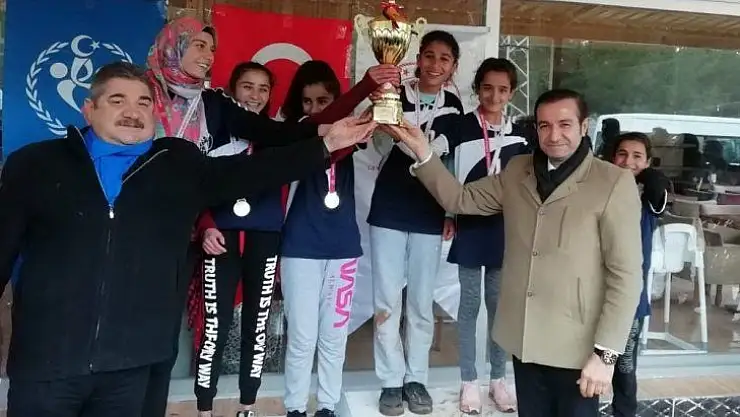 Sincik, kros şampiyonu oldu