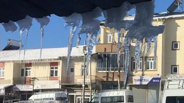 Sincik'te dondurucu soğuk hayatı olumsuz etkiliyor