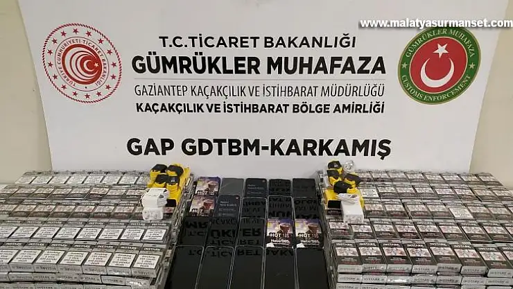 Sınır kapısında sigara ile kaçak telefon yakalandı