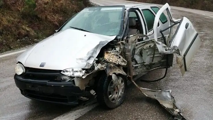Sinop'ta trafik kazası: 1'i çocuk 3 yaralı