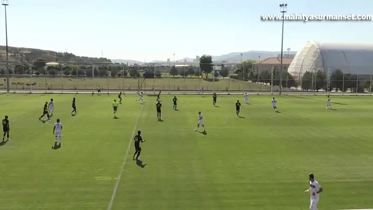 Sivasspor, hazırlık maçında İstanbulspor'u 3-0 mağlup etti