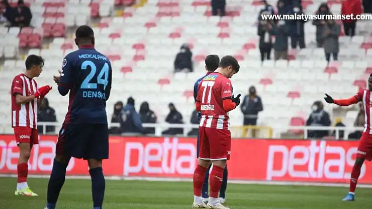 Sivasspor-Trabzonspor maçında Ahmet Çalık anıldı