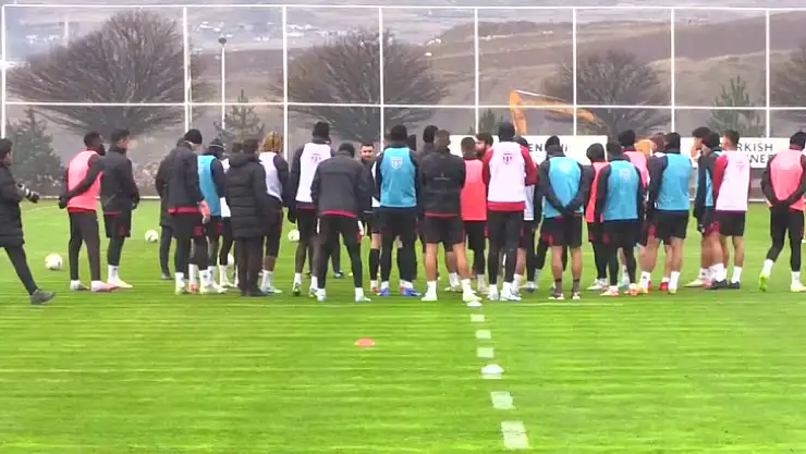 Sivasspor'un yeni teknik direktörü Bülent Uygun, galibiyetle başlamak istiyor
