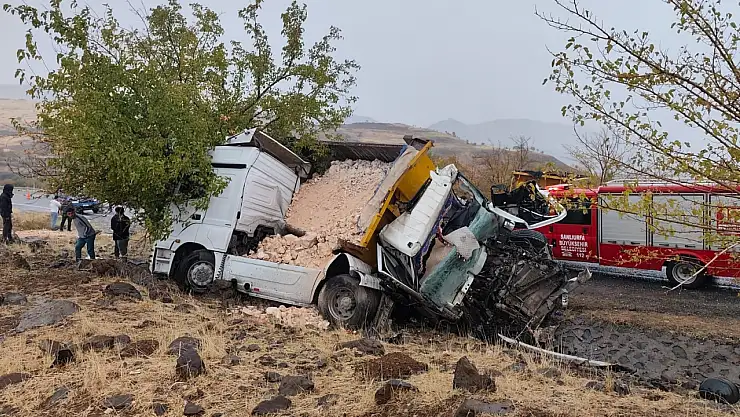 Siverek-Adıyaman Yolunda Feci Kaza: 1 Ölü, 1 Ağır Yaralı