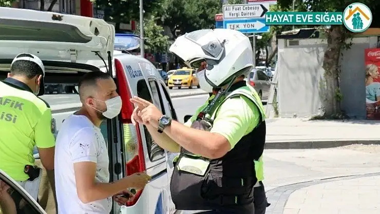 Sokağa çıkma kısıtlaması ve yüksek sesle müzikten ceza yedi, verdiği cevap şoke etti