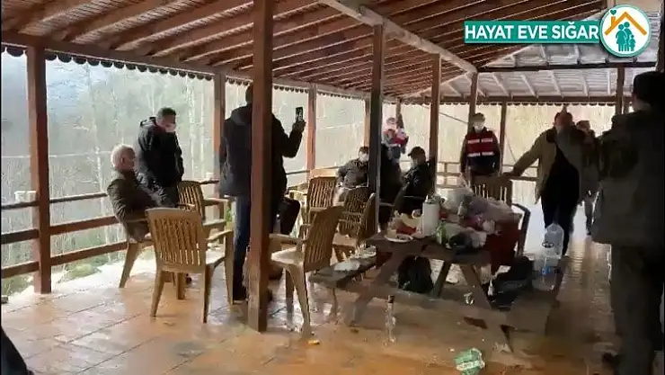 Sokağa çıkma kısıtlamasını ihlal ettiler, cezayı yediler
