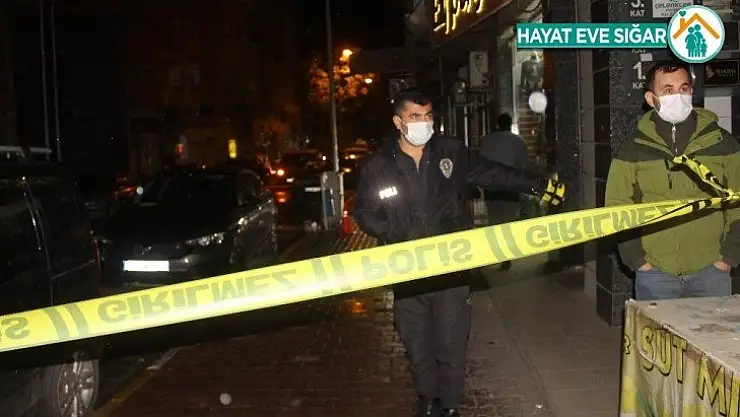 Sokak ortasında bacağından vuruldu