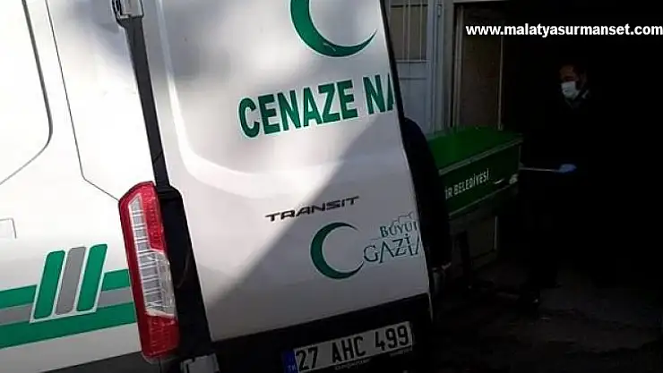 Soluk borusuna kaçan Antep fıstığı sonu oldu