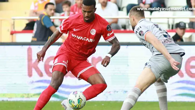 Spor Toto Süper Lig: FTA Antalyaspor: 0 - Medipol Başakşehir: 0